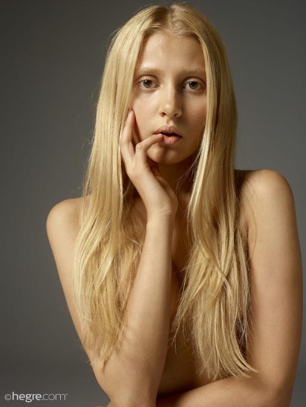 Aleksandra klassiske nakenbilder #41