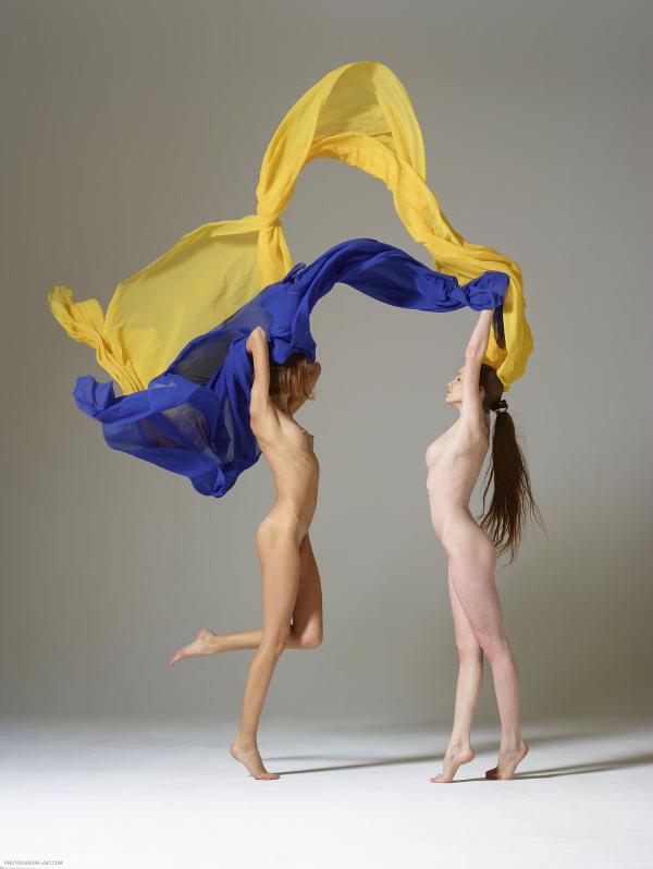 Alya en Emily lang leve Oekraïne #27